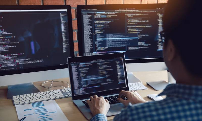 数据科学选型：R与Python如何赋能惠东县网站建设？
